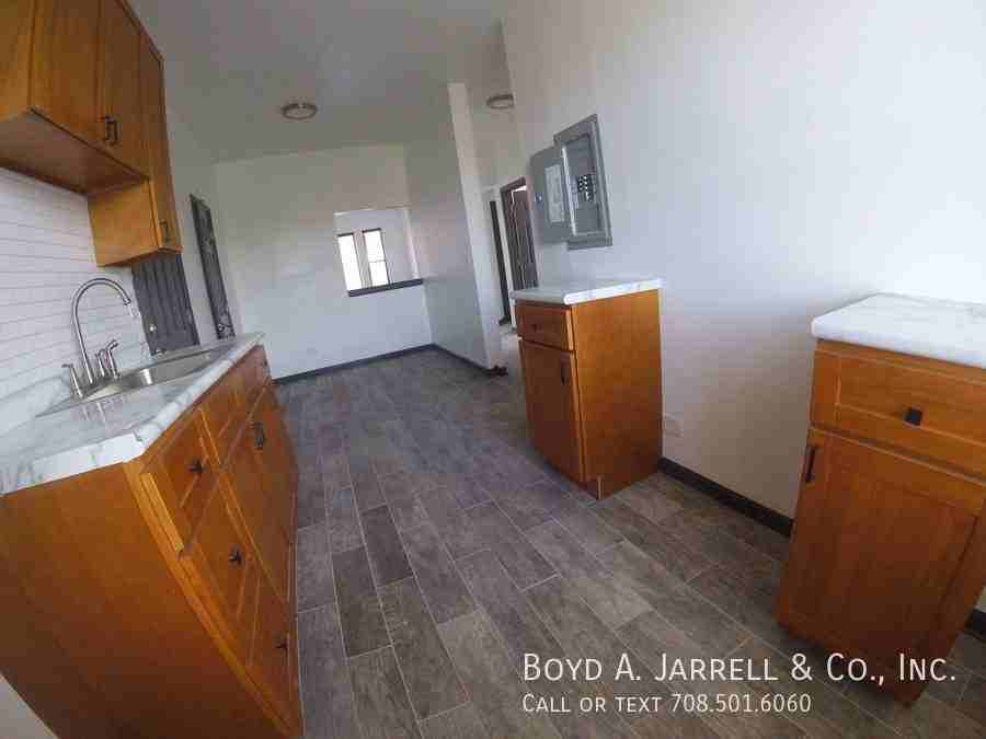 5926 S Michigan Ave - Photo 6 of 7