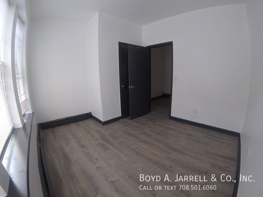 5658 S Michigan Ave #5658-3 - Photo 4 of 9