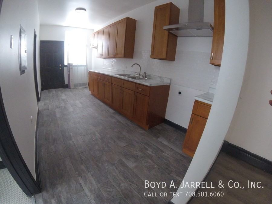 5658 S Michigan Ave #5658-3 - Photo 5 of 9