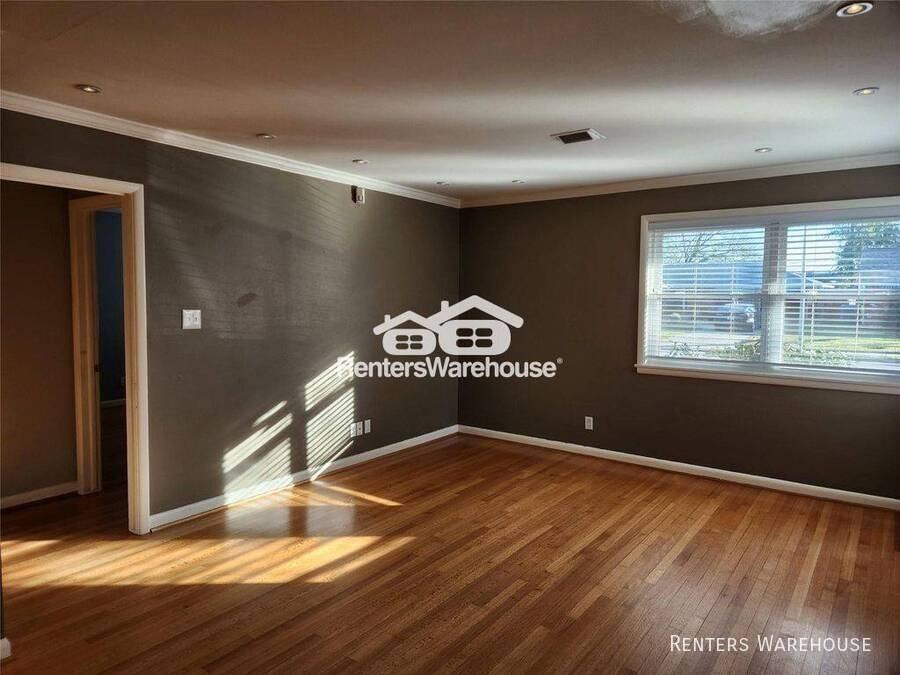 6418 Woodbrook Ln - Photo 2 of 21