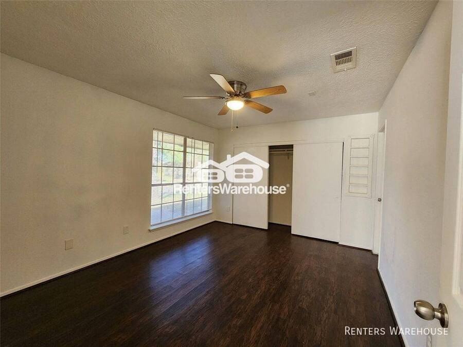 2446 Autumn Springs Ln - Photo 4 of 13