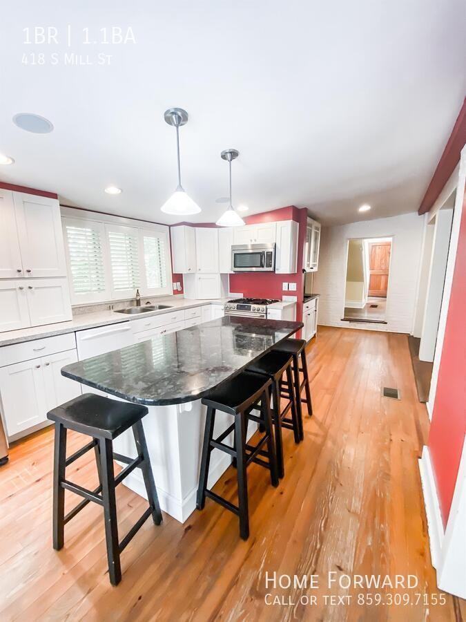 418 S Mill St #1 - Photo 3 of 20