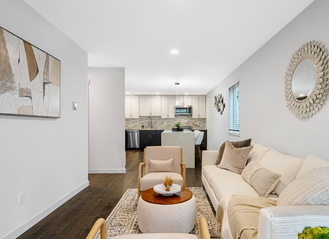 8853 Stone Ave N - Photo 3 of 22