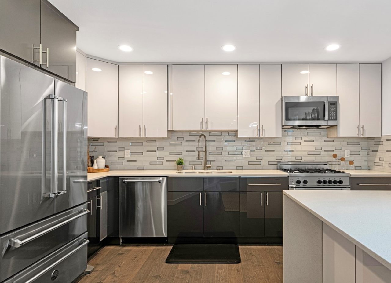 8853 Stone Ave N - Photo 7 of 22