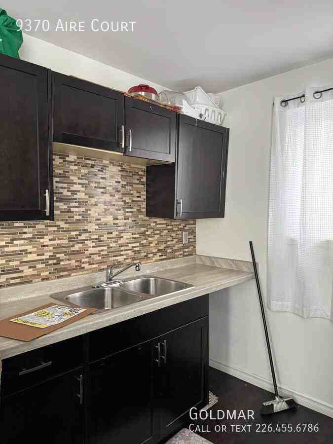 9370 Aire Crt - Photo 5 of 17