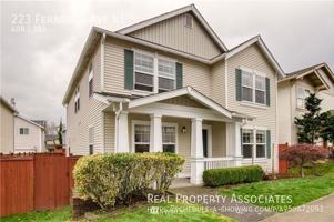 featured image of 223 Ferndale Ave Ne