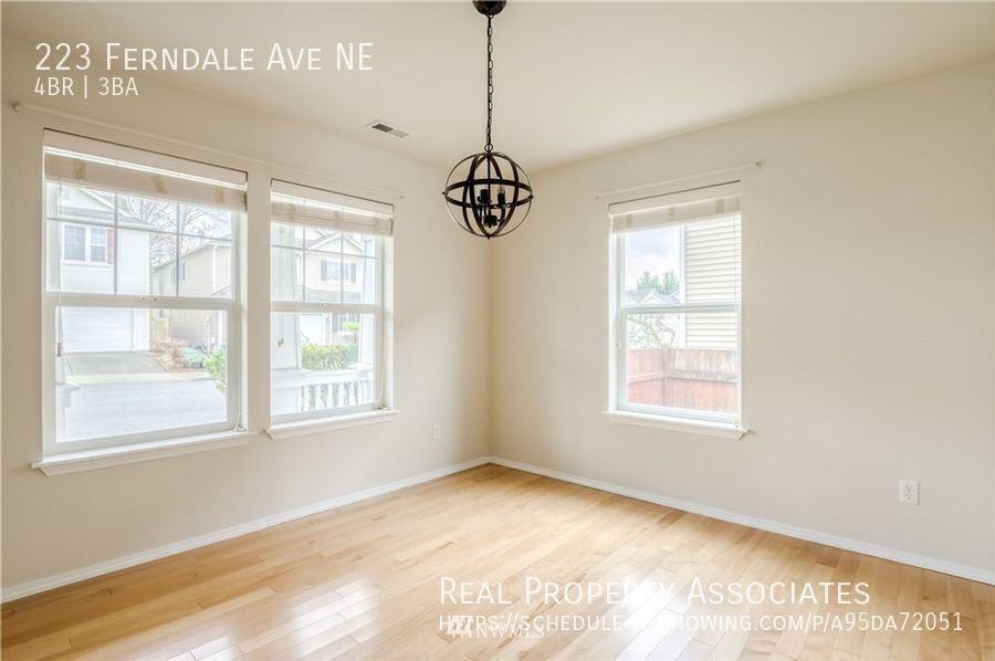 223 Ferndale Ave Ne - Photo 7 of 35