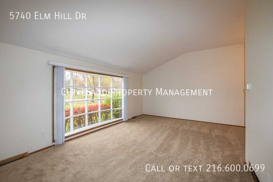 5740 Elm Hill Dr - Photo 3 of 20