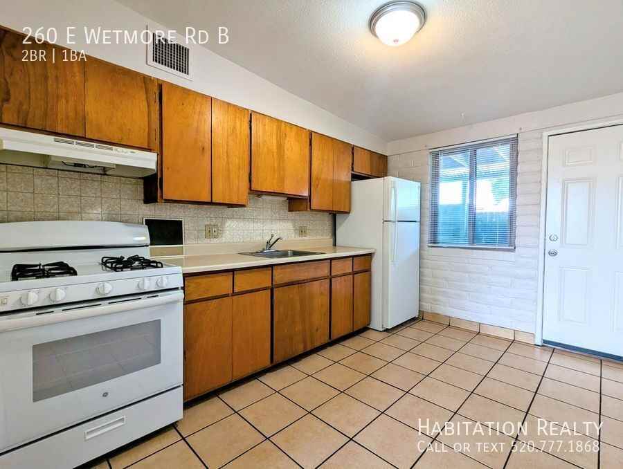 260 E Wetmore Rd - Photo 3 of 14