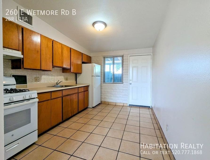 260 E Wetmore Rd - Photo 4 of 14