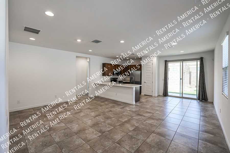 8914 W Rancho Dr - Photo 5 of 32