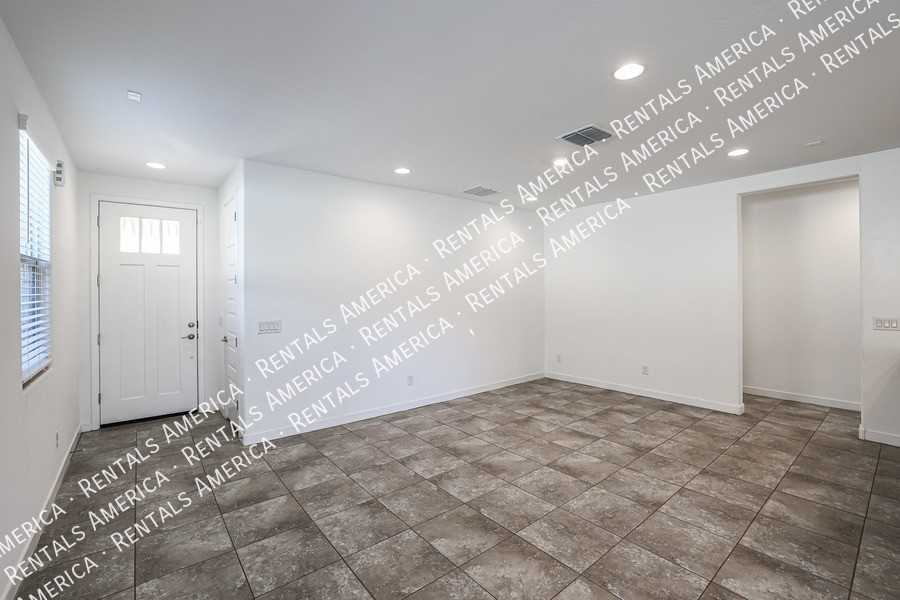 8914 W Rancho Dr - Photo 6 of 32