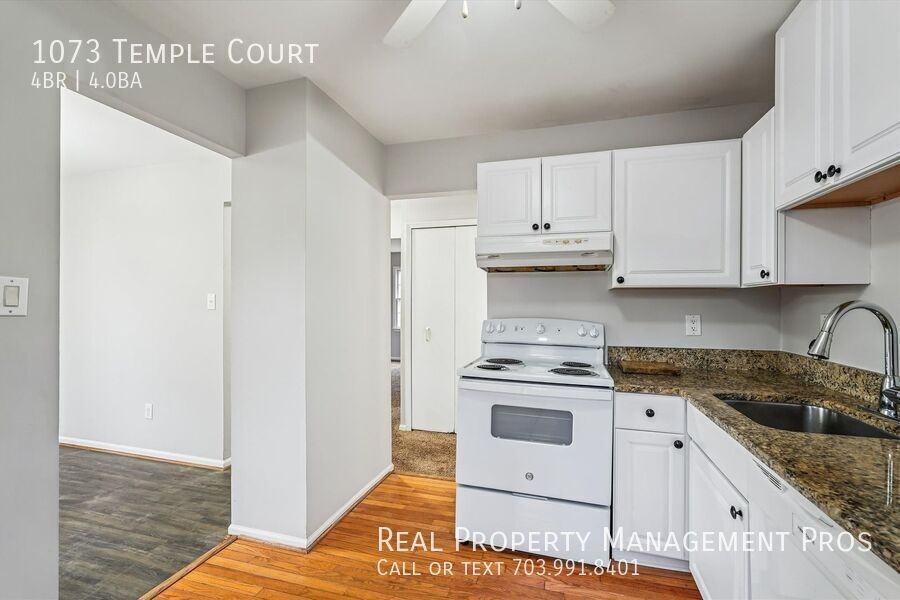 1073 Temple Ct - Photo 3 of 42