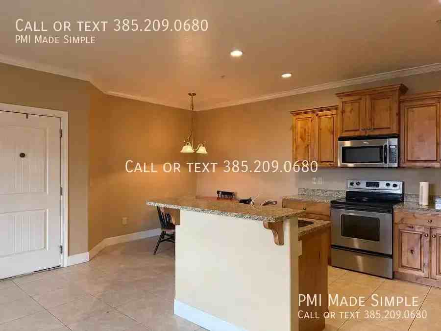 1018 N 985 W - Photo 3 of 14