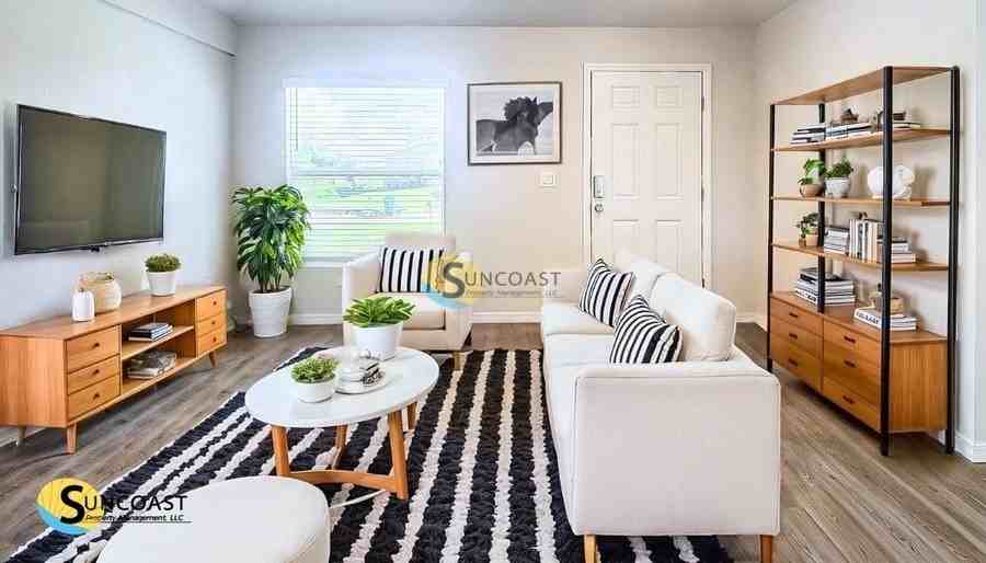 27220 Washington St - Photo 3 of 23