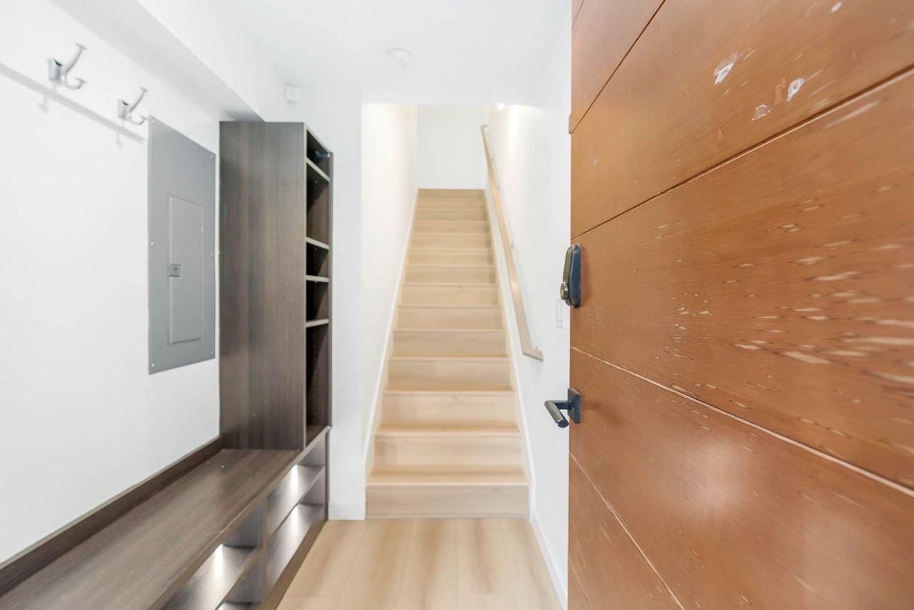 113 17th Ave E #B - Photo 3 of 17