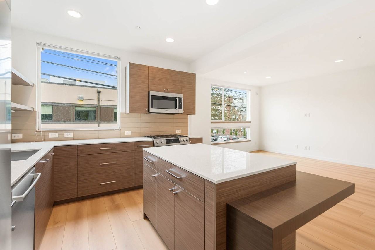 113 17th Ave E #B - Photo 7 of 17