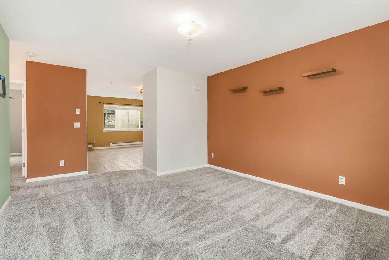 3322 148th St Sw #E - Photo 4 of 17