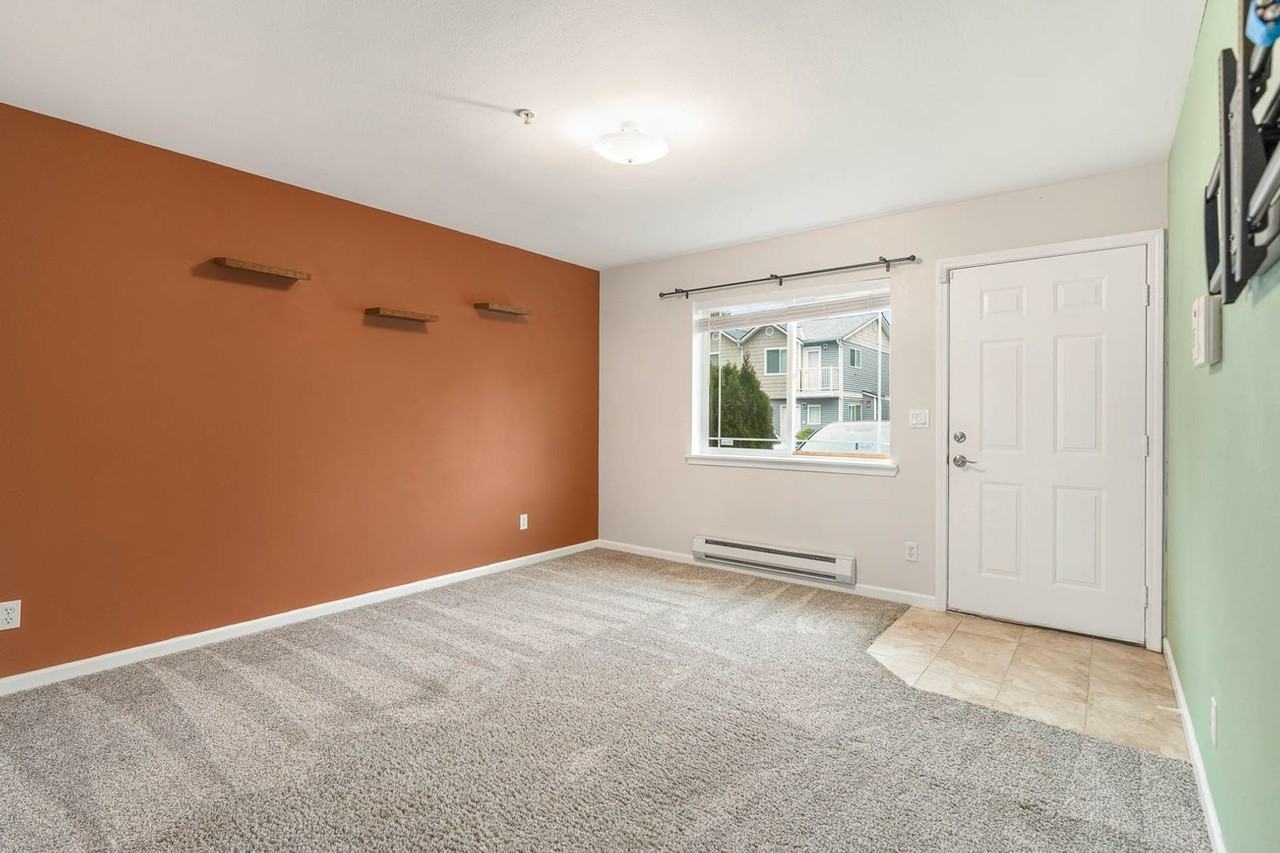 3322 148th St Sw #E - Photo 5 of 17