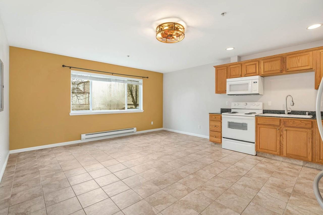 3322 148th St Sw #E - Photo 7 of 17