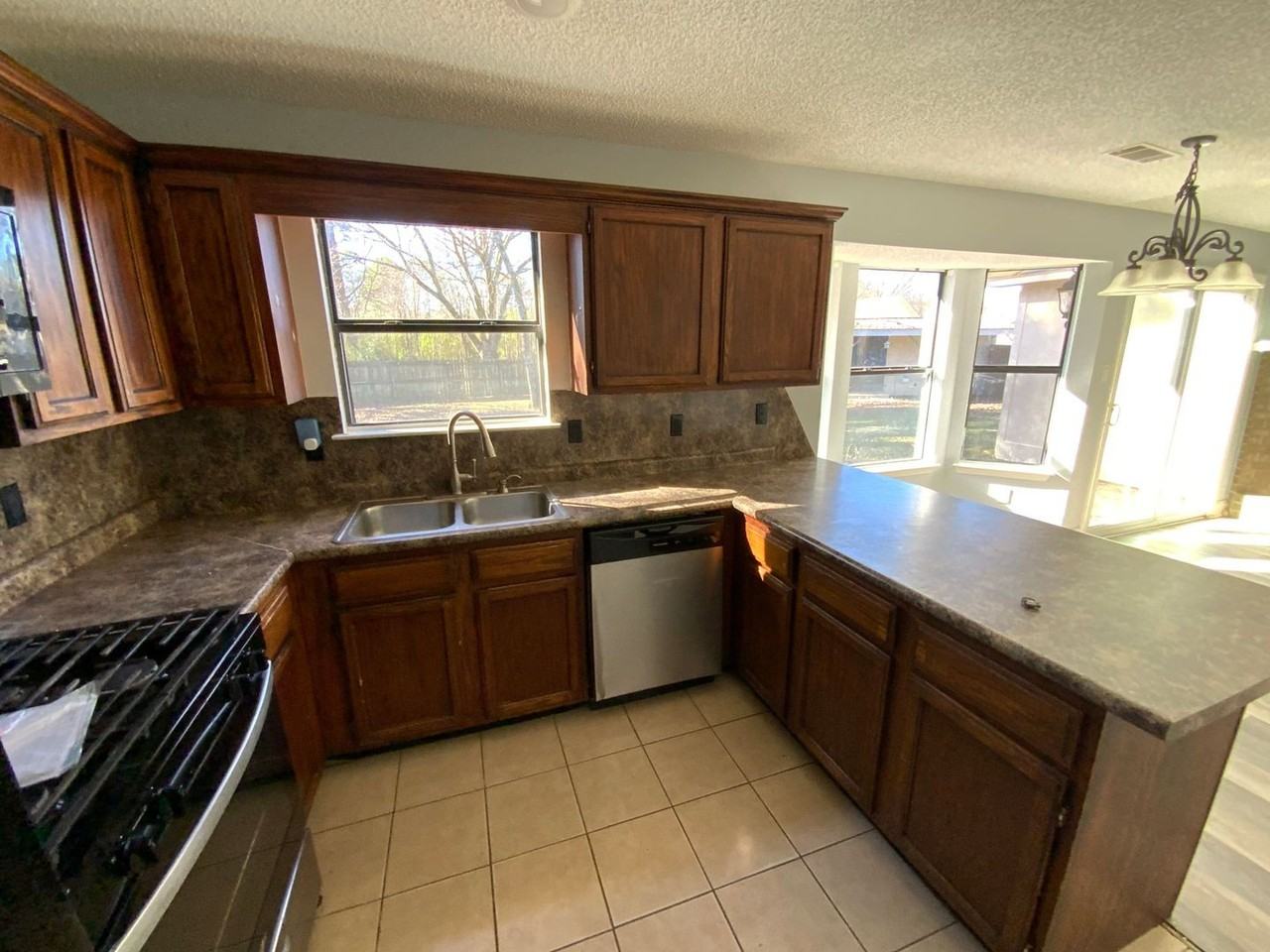 2817 Forest Dr - Photo 5 of 10