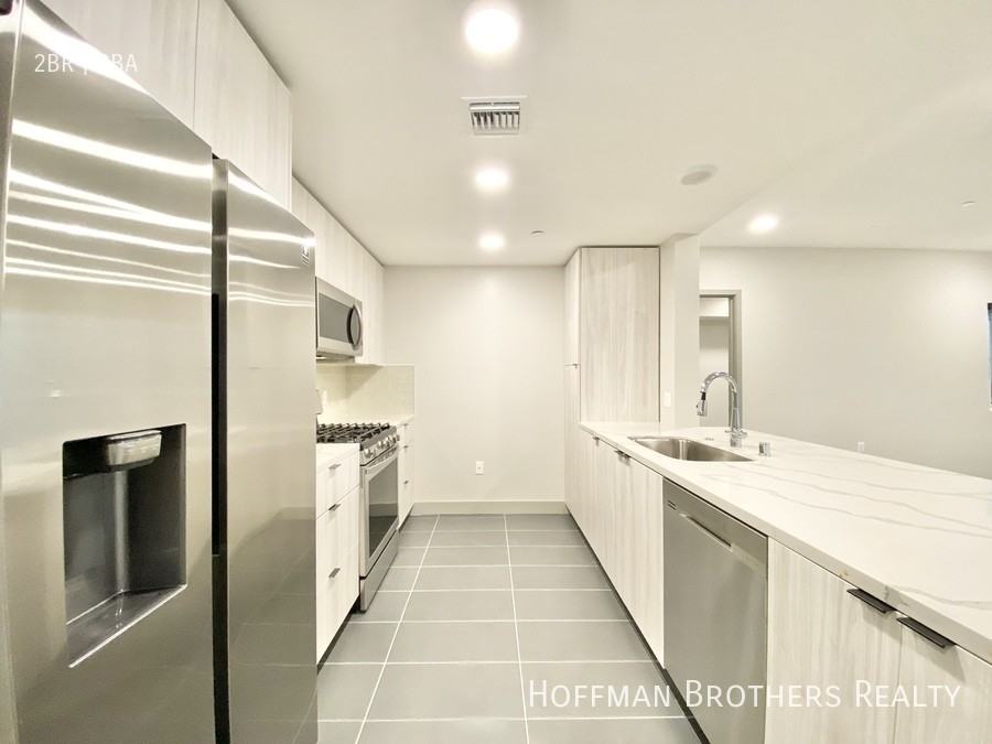 1532 Brockton Ave #310 - Photo 3 of 18