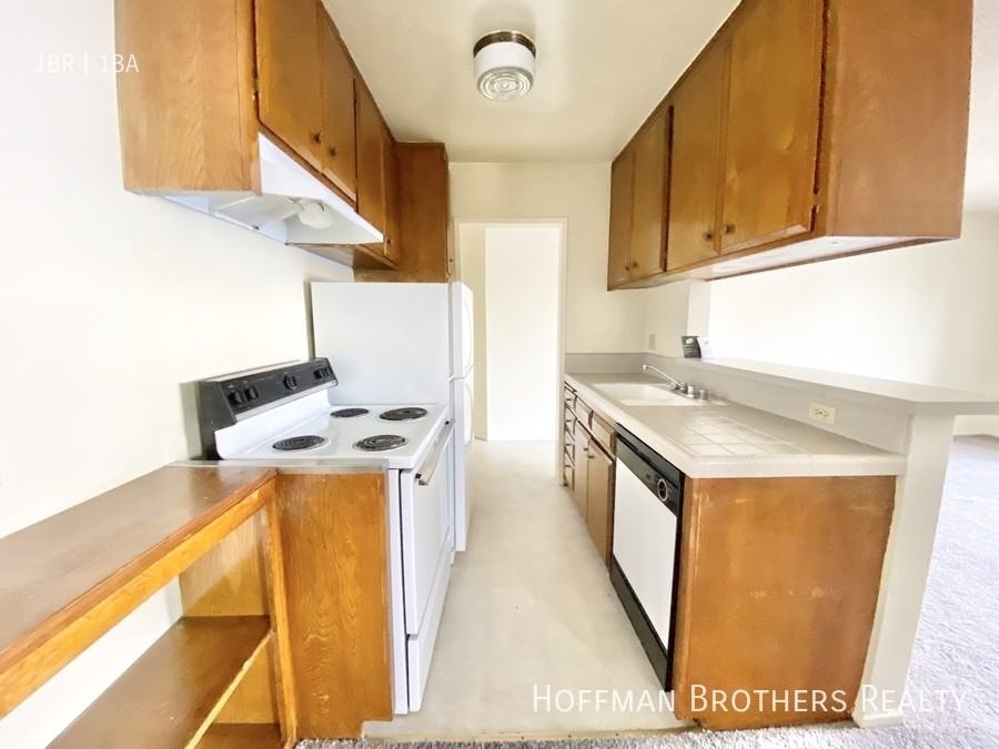 1711 Corinth Ave #308 - Photo 3 of 11