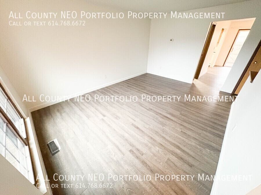 6477 Brookedge Ct - Photo 3 of 23