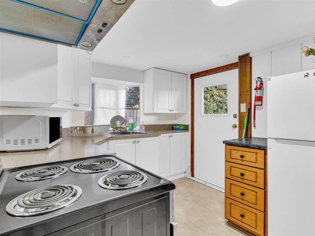 550 Sutherland Avenue - Photo 3 of 12