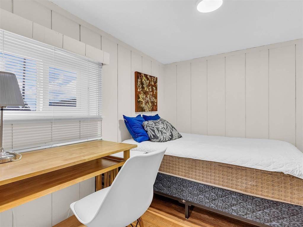 550 Sutherland Avenue - Photo 4 of 12