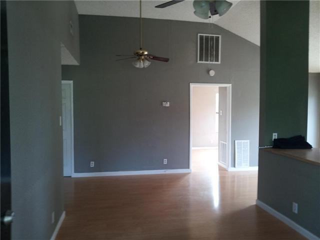 601 Valley St #1 - Photo 4 of 4