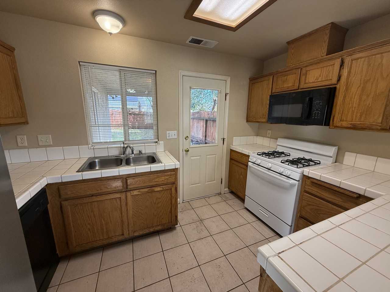 3058 Helena Way #1 - Photo 4 of 14