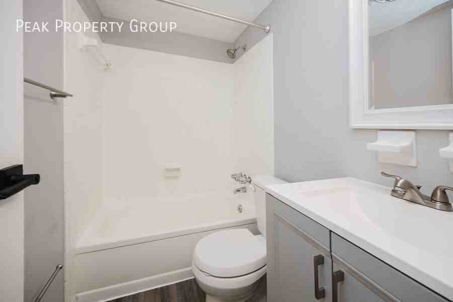 6300 Montgomery Rd #8 - Photo 6 of 11