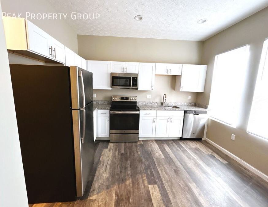 13591365 Summit St - Photo 6 of 11