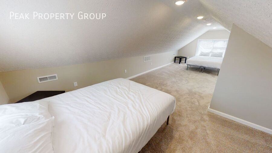 1514 Hamlet St - Photo 7 of 12