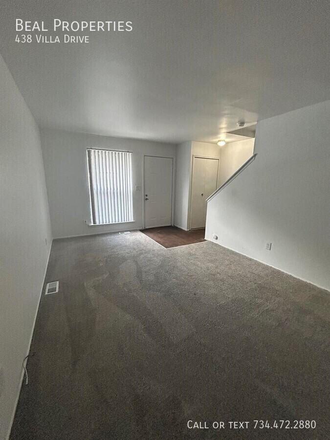 438 Villa Dr - Photo 3 of 9