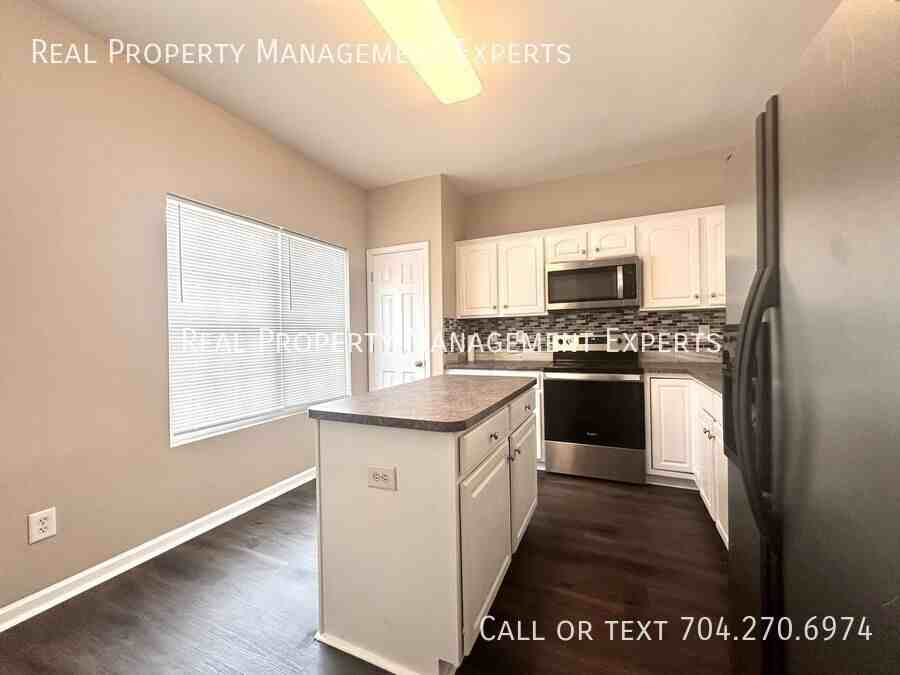 10076 Treeside Ln - Photo 5 of 24