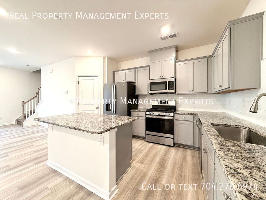 6017 Rizer Dr - Photo 2 of 23