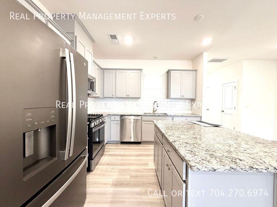 6017 Rizer Dr - Photo 3 of 23