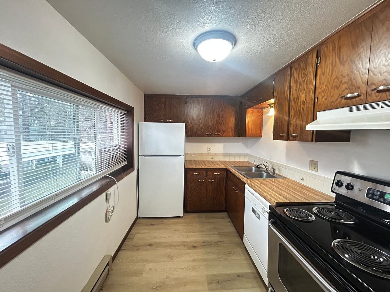 1424 West 10th - Photo 4 of 22