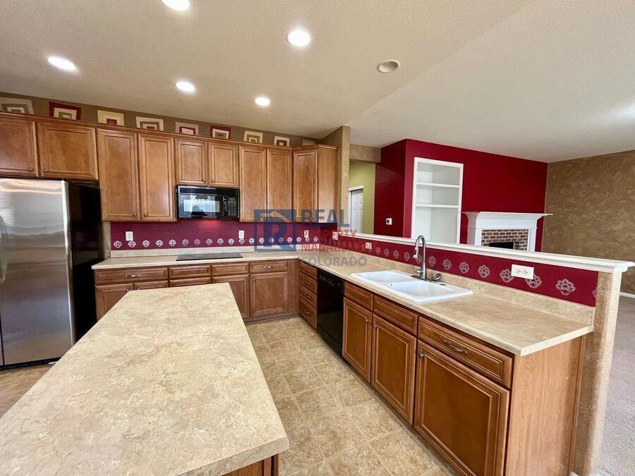 9835 Nucla St - Photo 3 of 23