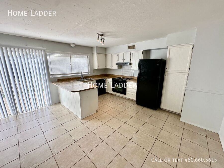 2311 W Olla Ave - Photo 5 of 17