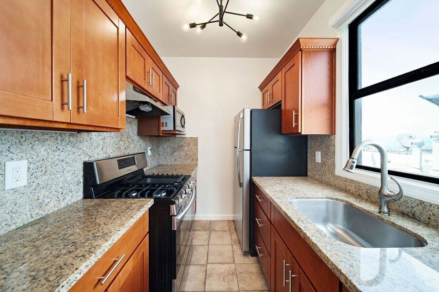 1290 Jackson St #14 - Photo 3 of 16