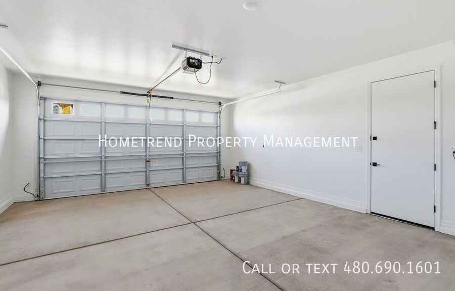 3289 W Molino Rd - Photo 4 of 41