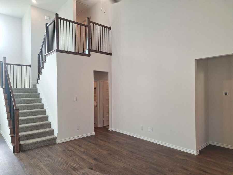 10017 Deposit Dr - Photo 4 of 39