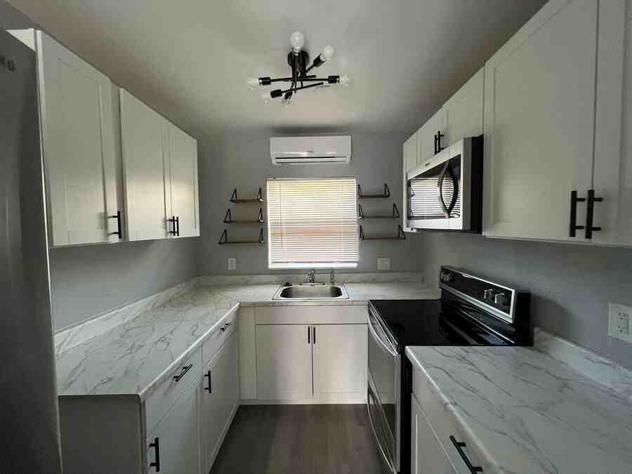 351 Avenue N Ne #1 - Photo 4 of 5