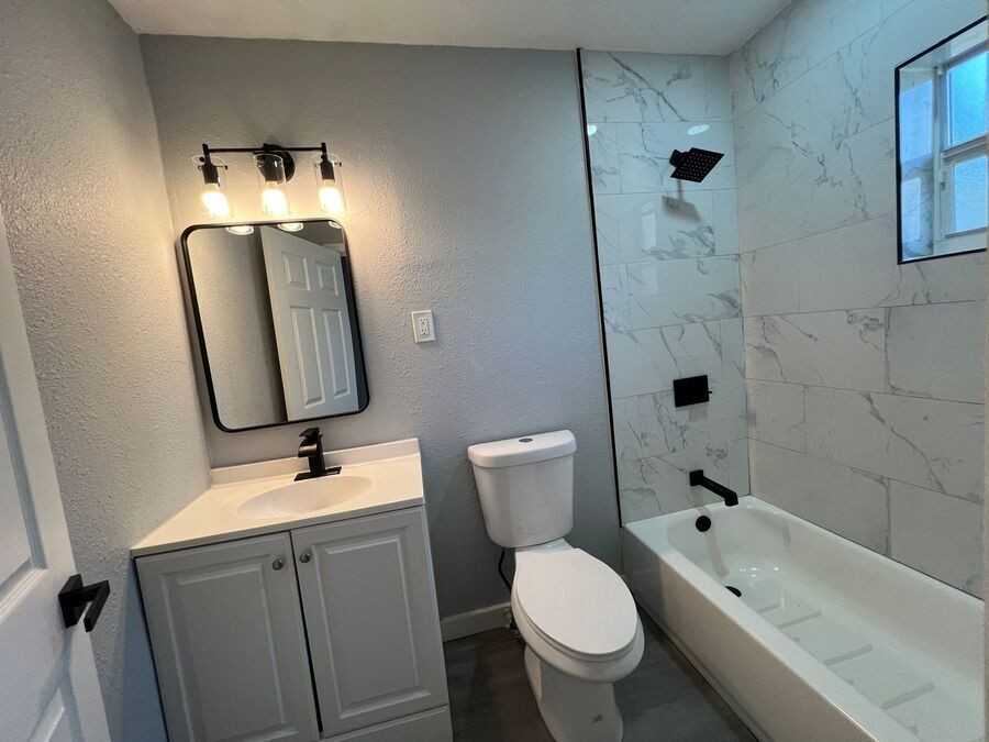 351 Avenue N Ne #2 - Photo 5 of 5