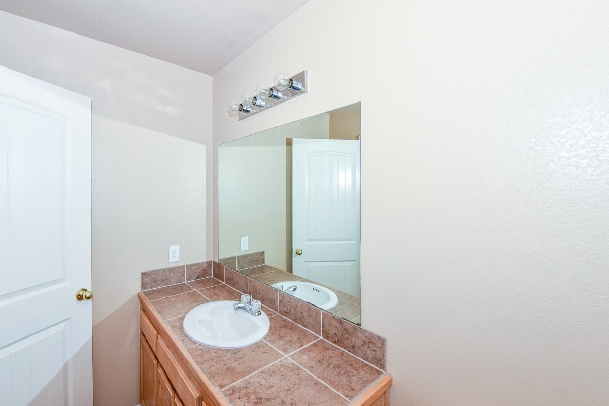 392 Creek St #B - Photo 6 of 10