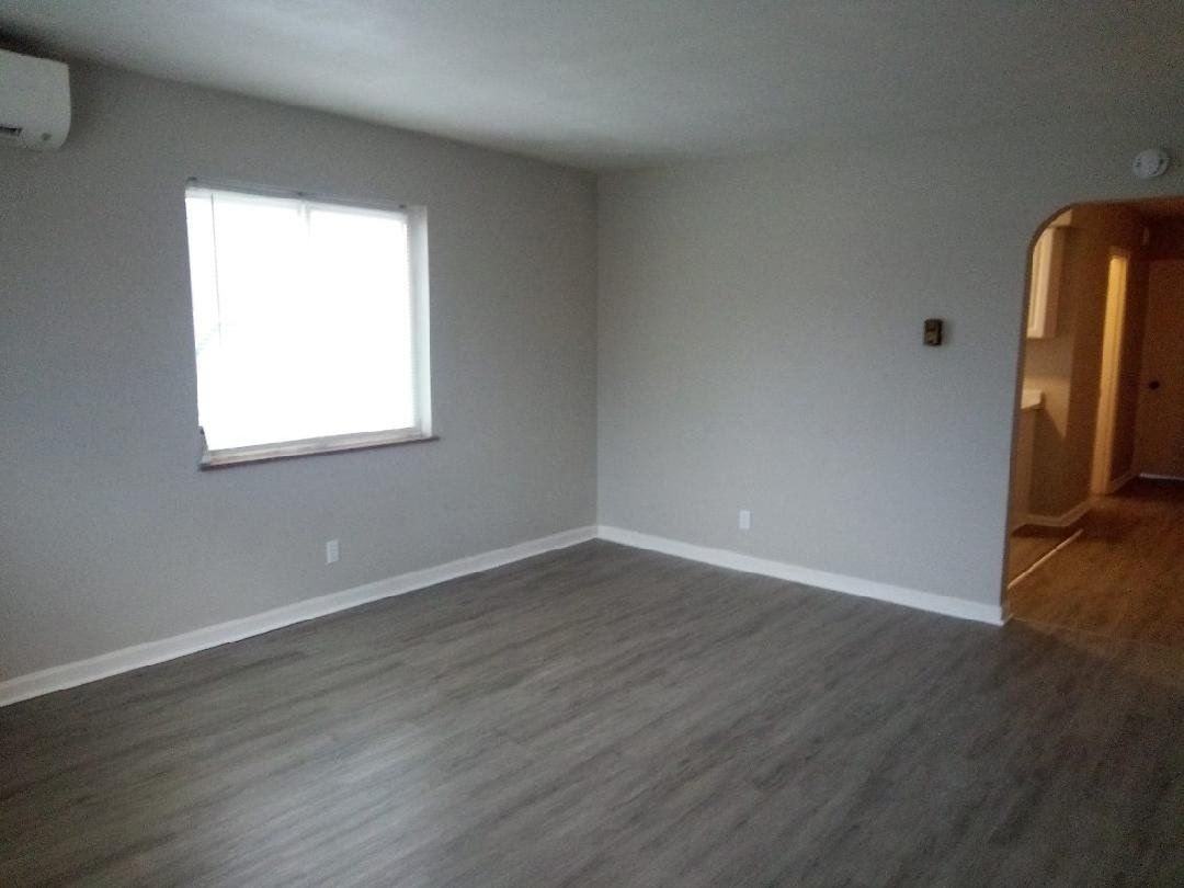 254 Ohio Ave #3 - Photo 3 of 5