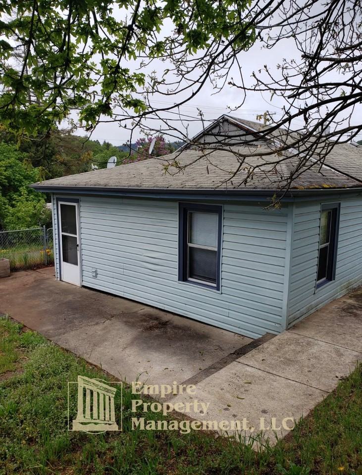 1779 Se Giles St #1 - Photo 4 of 13